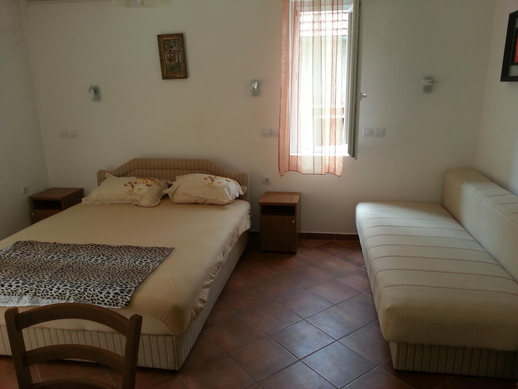Apartments Montenegro Risan Cuckovic Ruang foto
