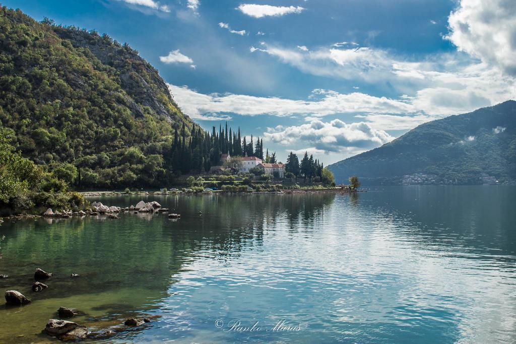 Apartments Montenegro Risan Cuckovic Bagian luar foto