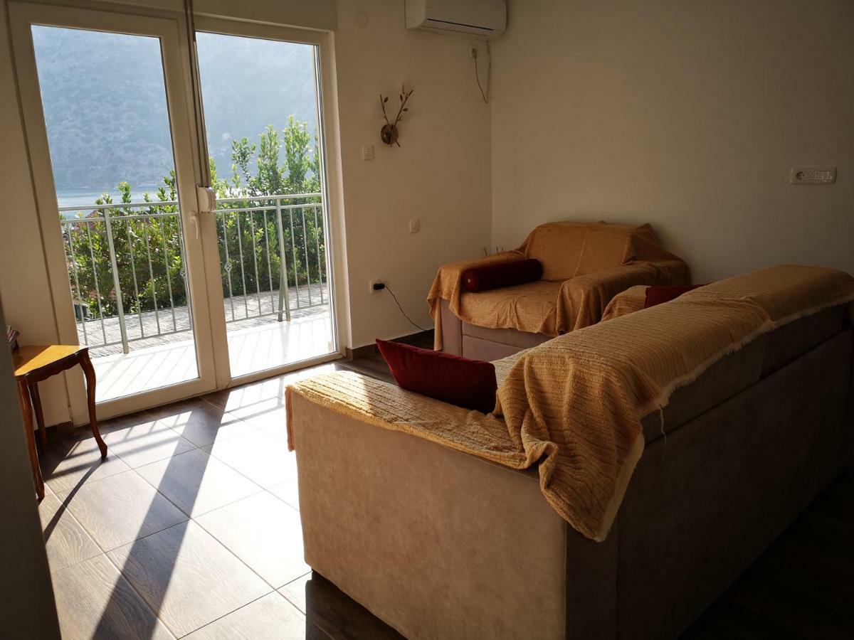 Apartments Montenegro Risan Cuckovic Bagian luar foto