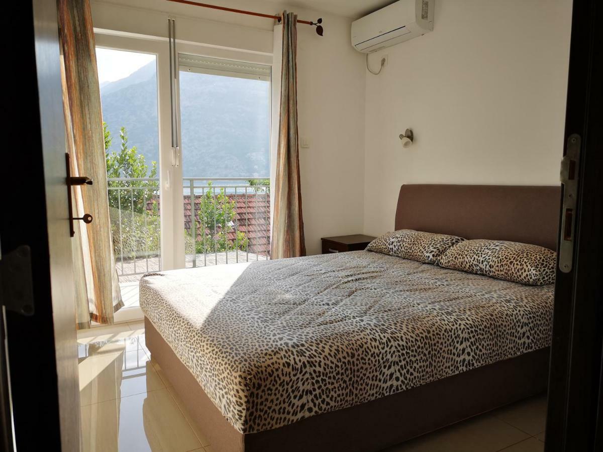 Apartments Montenegro Risan Cuckovic Bagian luar foto